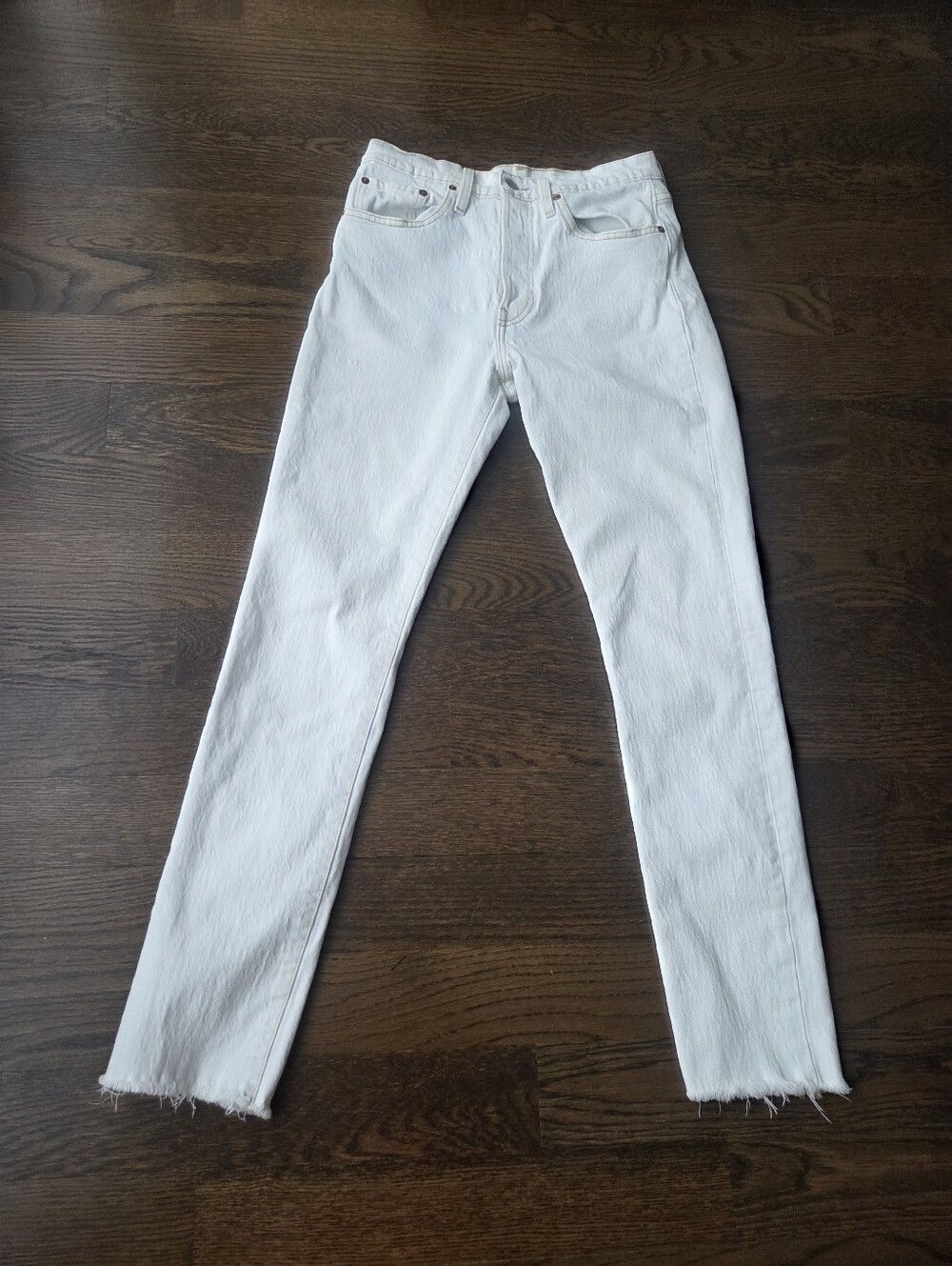 Levi's Women's White Denim Jeans - Classic Straight Fit Sz.27×30